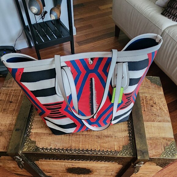 COACH Taxi Tote 36 in Printed Canvas - Picture 13 of 16